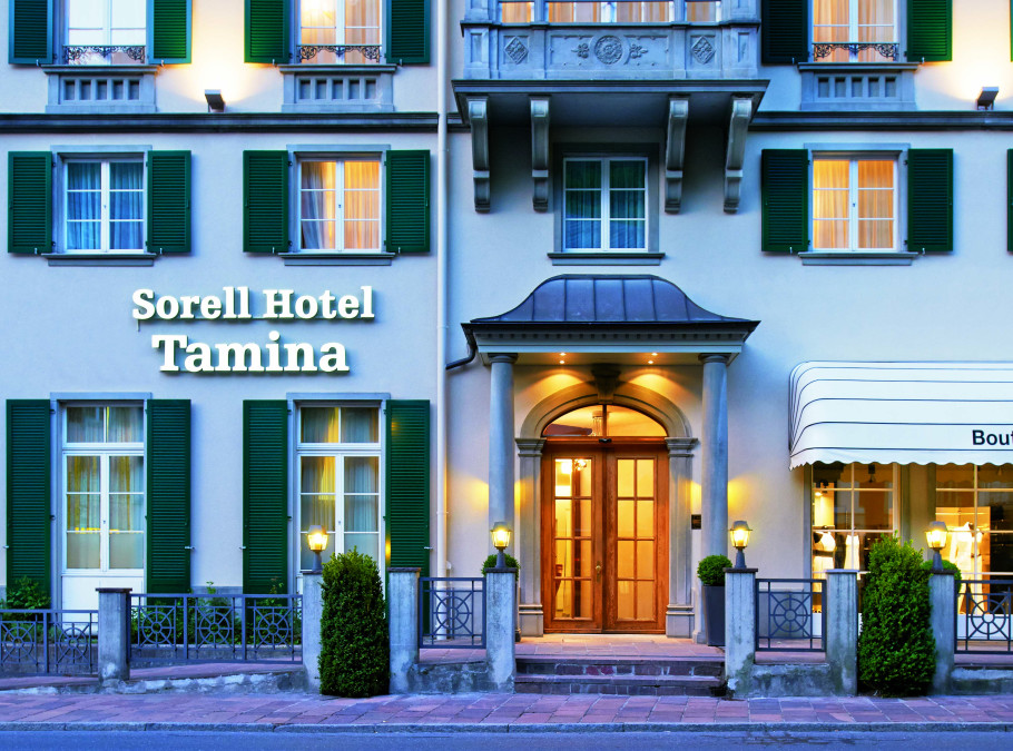 Eingang des Sorell Hotels Tamina