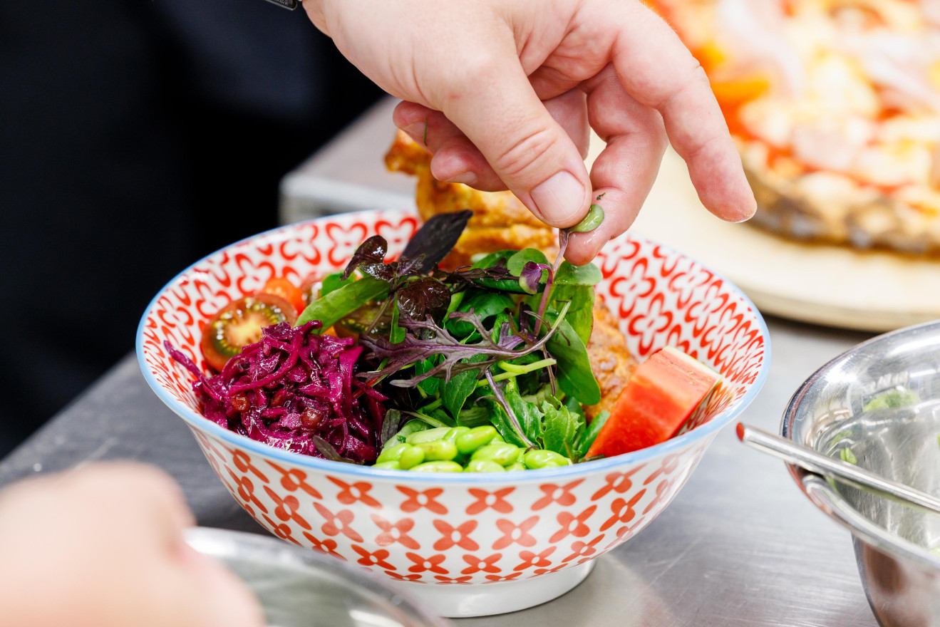 eine Bowl wird angerichtet